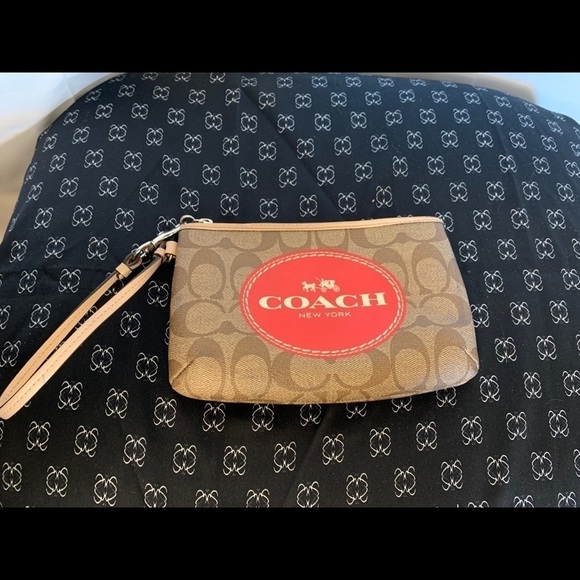 Coach horse and carriage signature wristlet - Picture 2 of 5